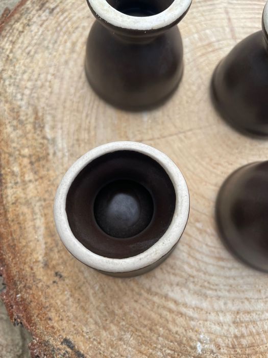 Zestaw 4 jajeczników Ceramika Bolesławiec ciemny brąz śniadanie