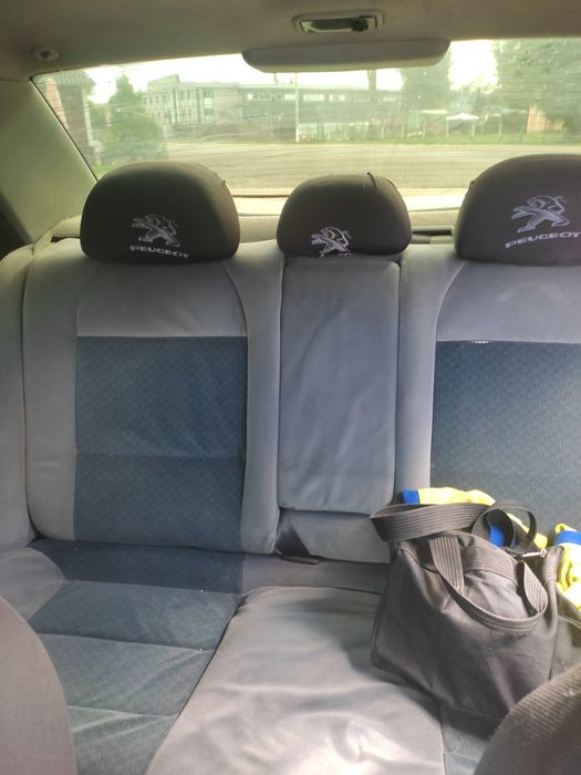 Продам машину Пежо