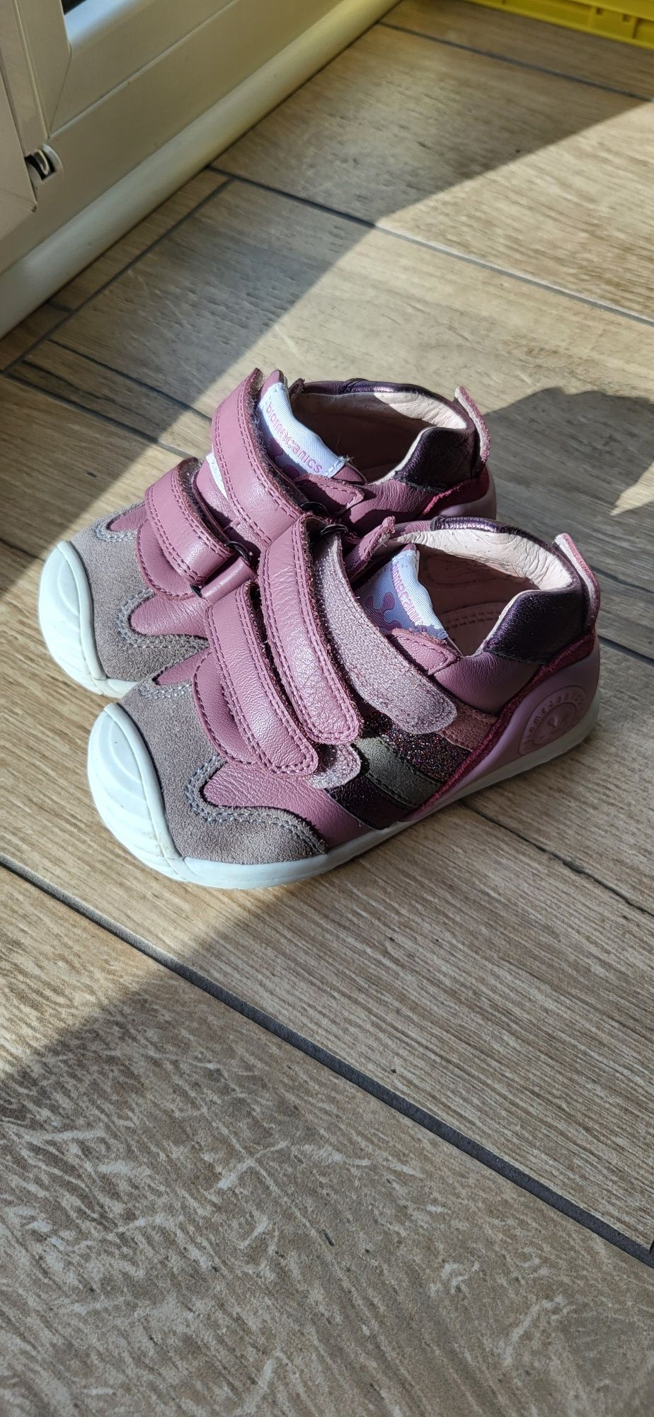 Buty dla dziewczynki Biomecanics rozm. 20