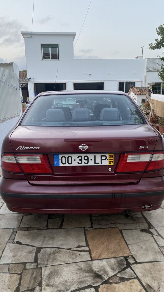 Nissan Almera vendo/troco