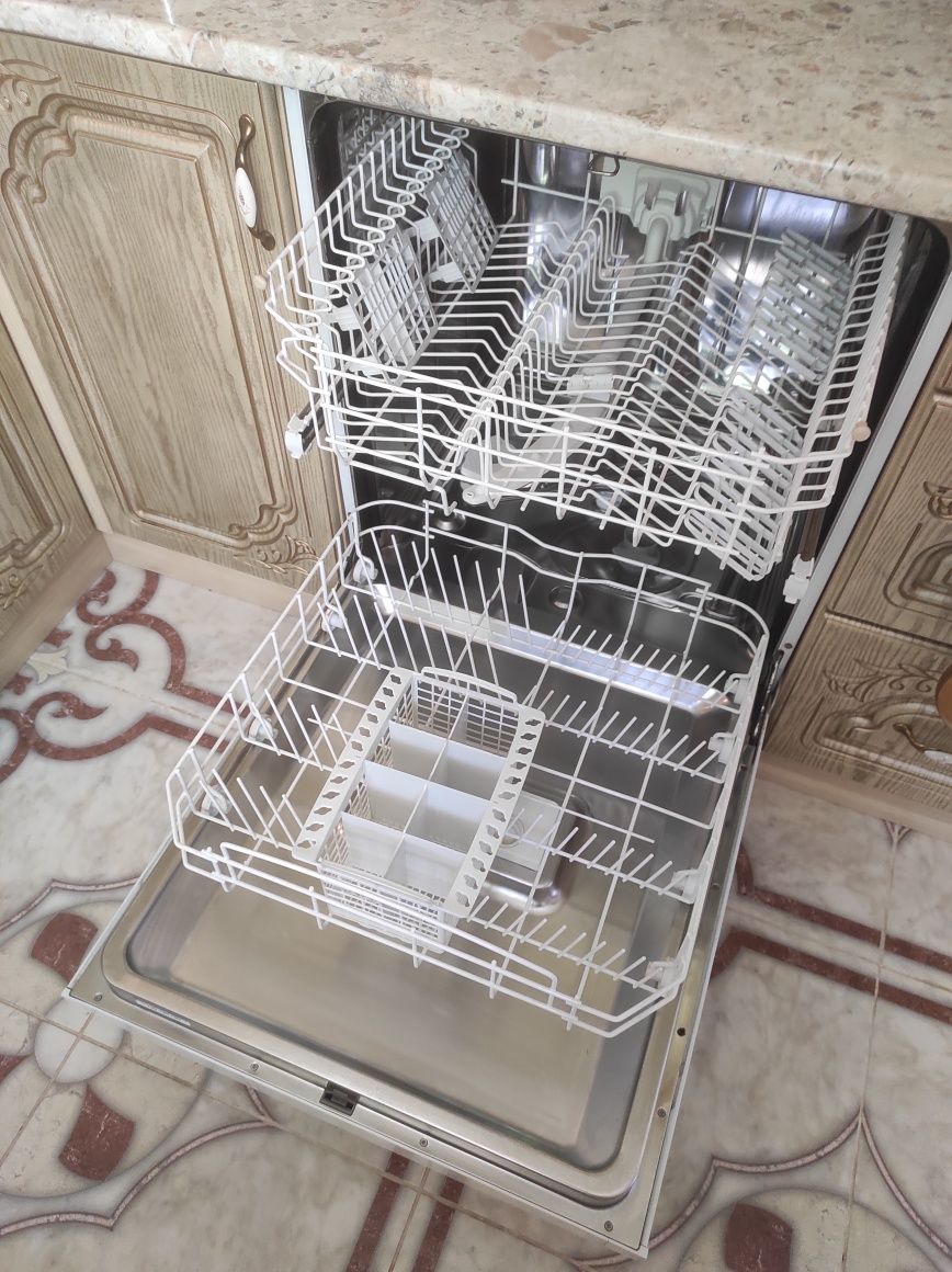 Продам посудомийка indesit