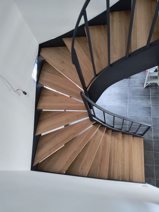 Stopnie do konstrukcji metalowych