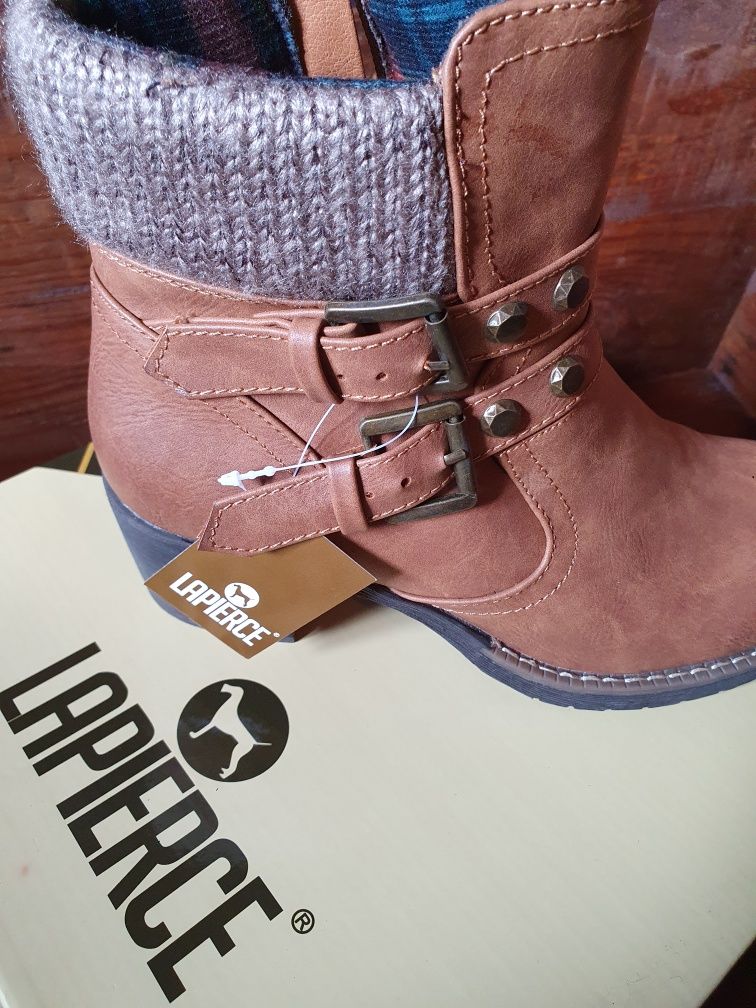 Botas de cano médio em camel