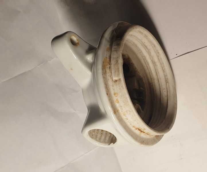 Porcelanowa oprawa lampy sufitowej