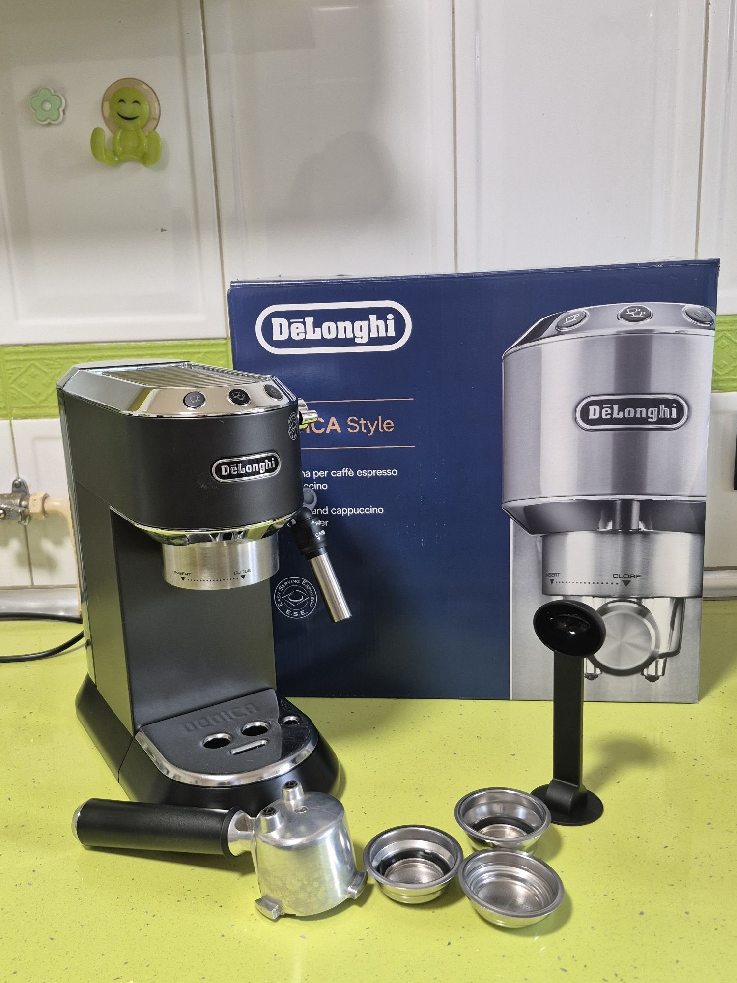 Máquina de Café DeLonghi Dedica Style