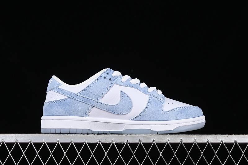 Nike Dunk Low SB x Supreme