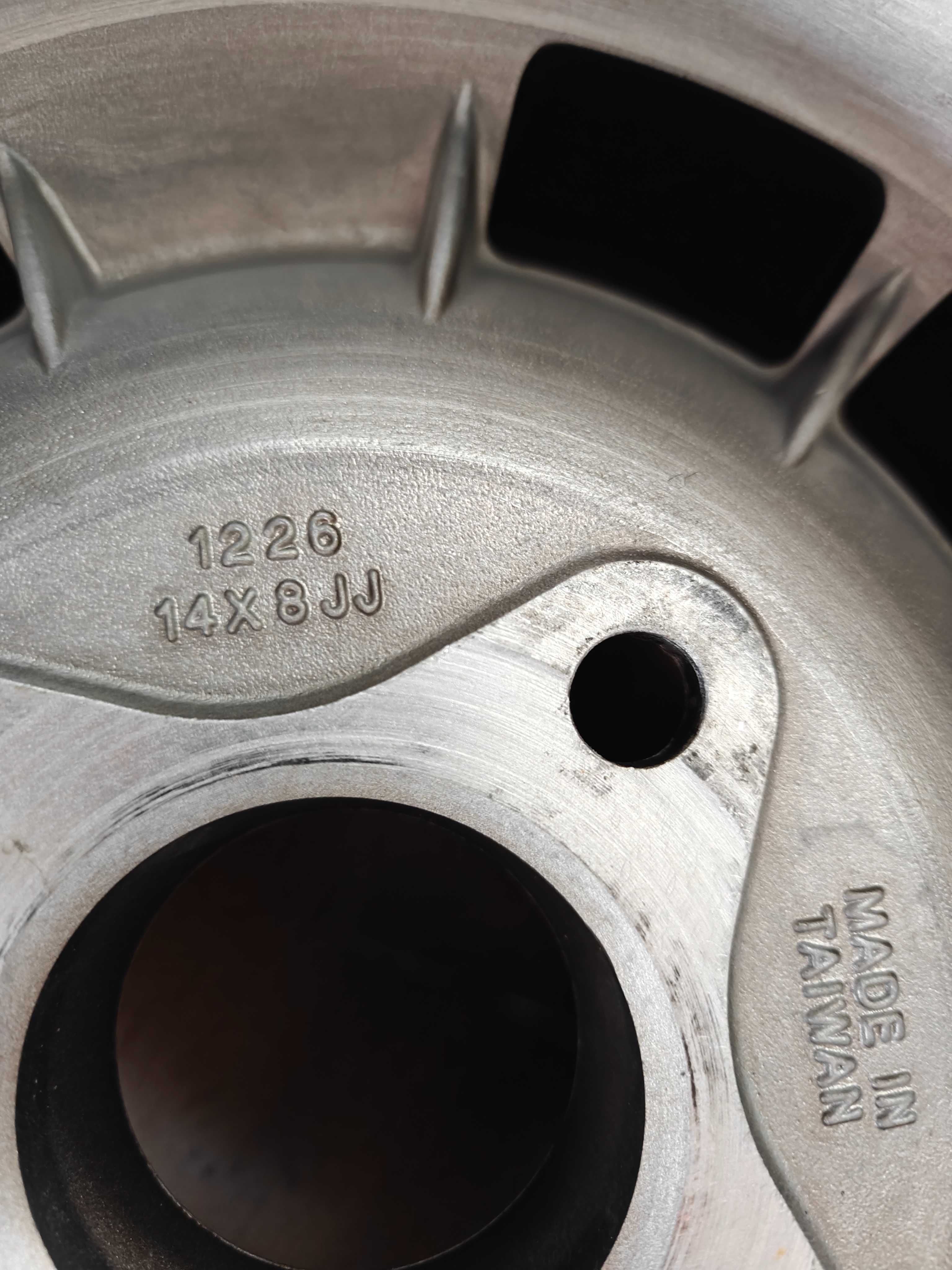 Felgi Neo Tosco, 14x8j -18, 4x114.3, nowe z oponami