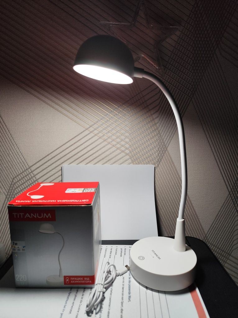 Настiльна LED лампа з акумулятором TITANUM TLTF-012W 7W 3000-6000K АКБ