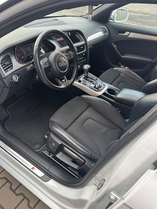 Продам автомобіль audi a4 sline