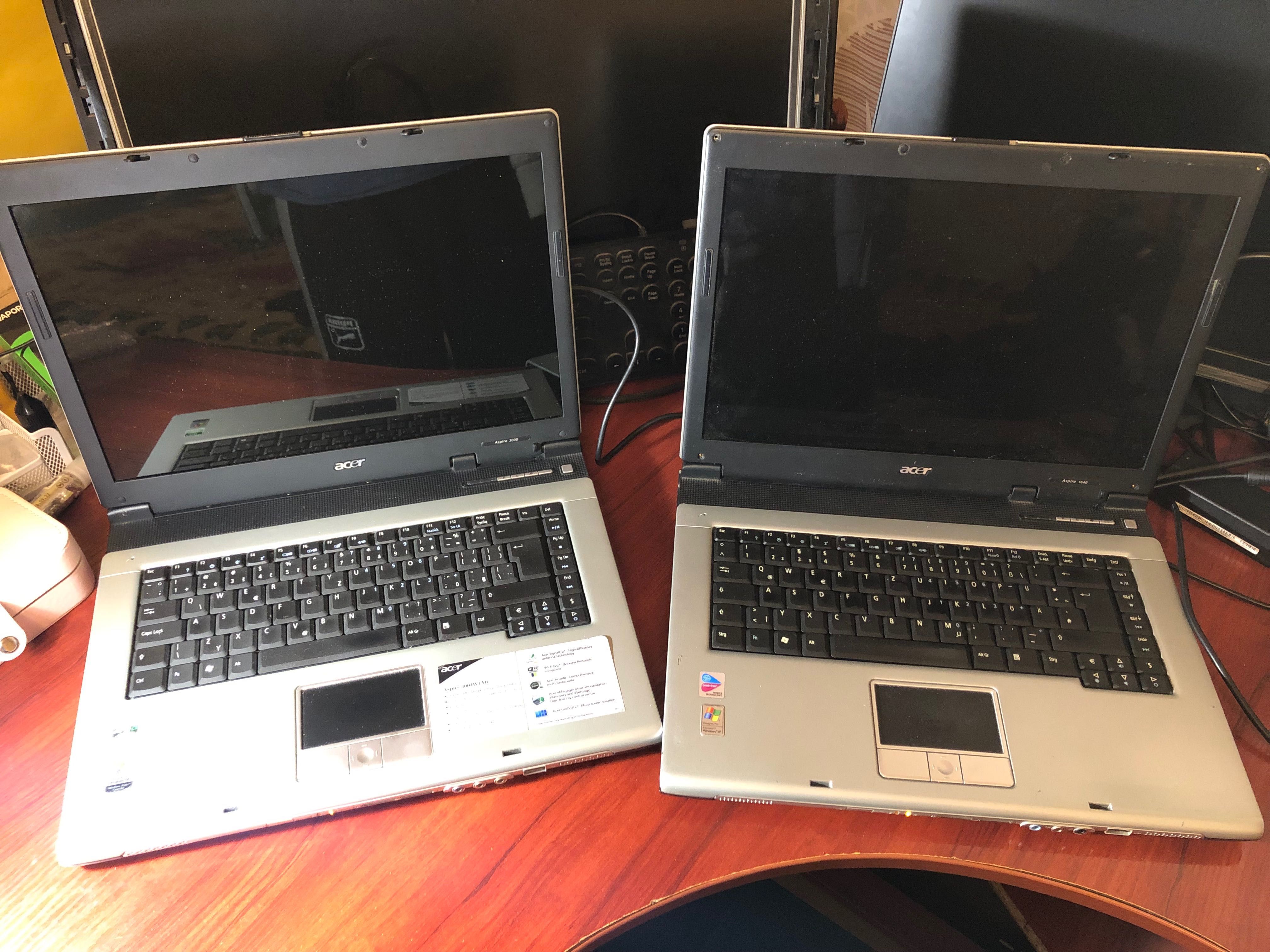 Два рабочих ноутбука Acer Aspire одним лотом на запчасти.