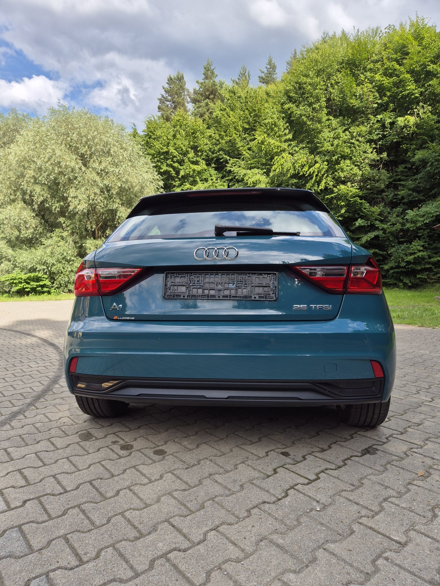Audi a1 1.0tfsi piękny stan