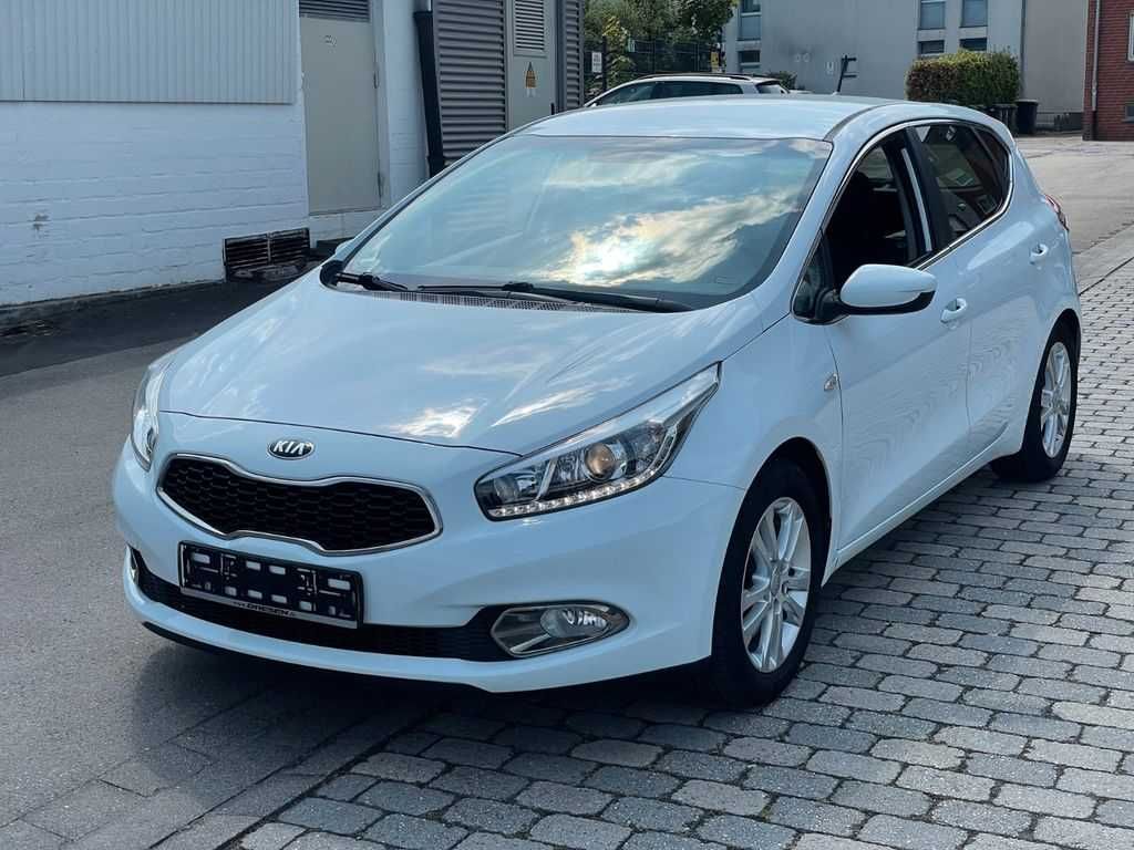 Бампер передній Kia Ceed II разборка Кіа Сід запчастини