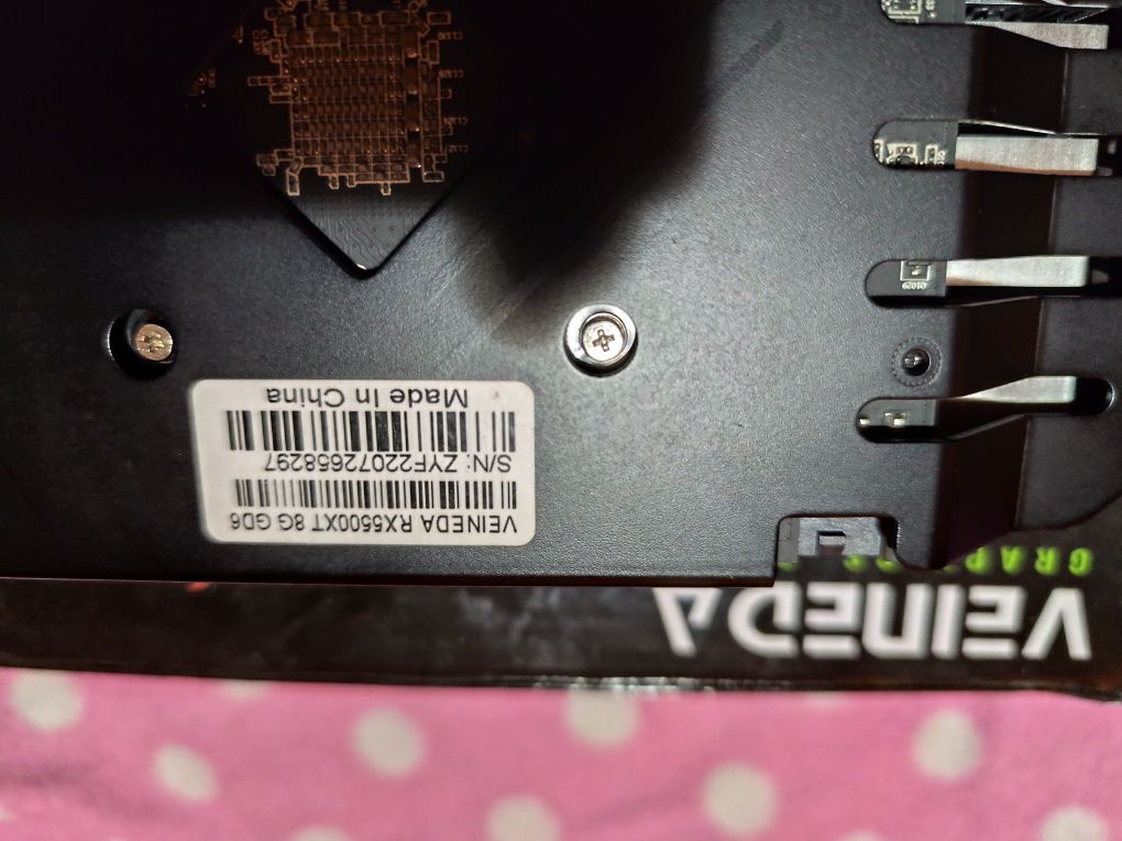 Tenho esta gráfica nova rx5500xt