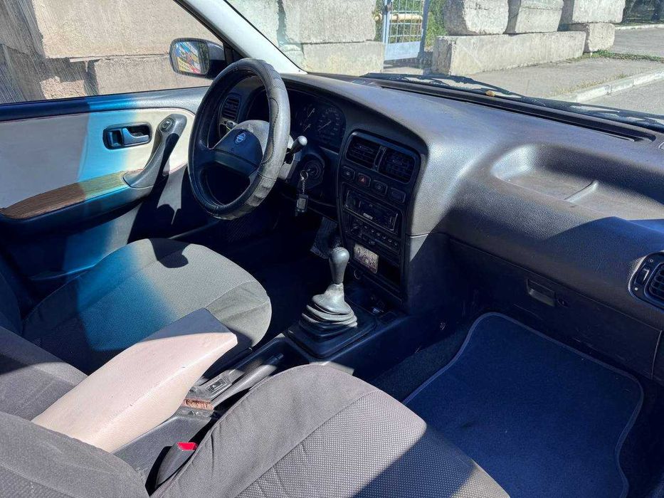 Nissan Primera 1993 1.6