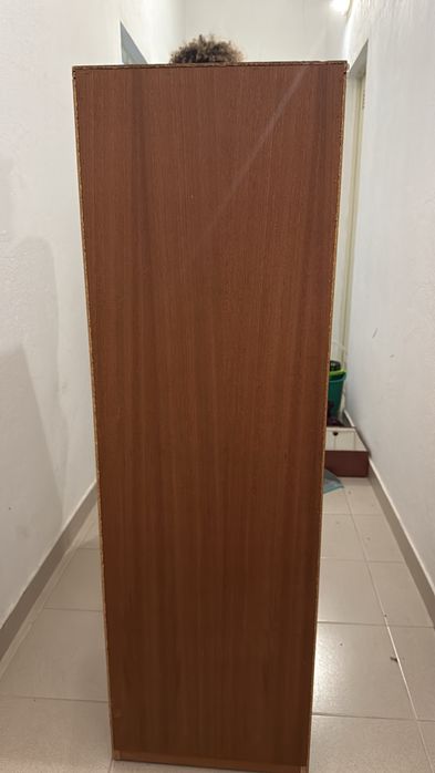 Movél de decoração castanho escuro