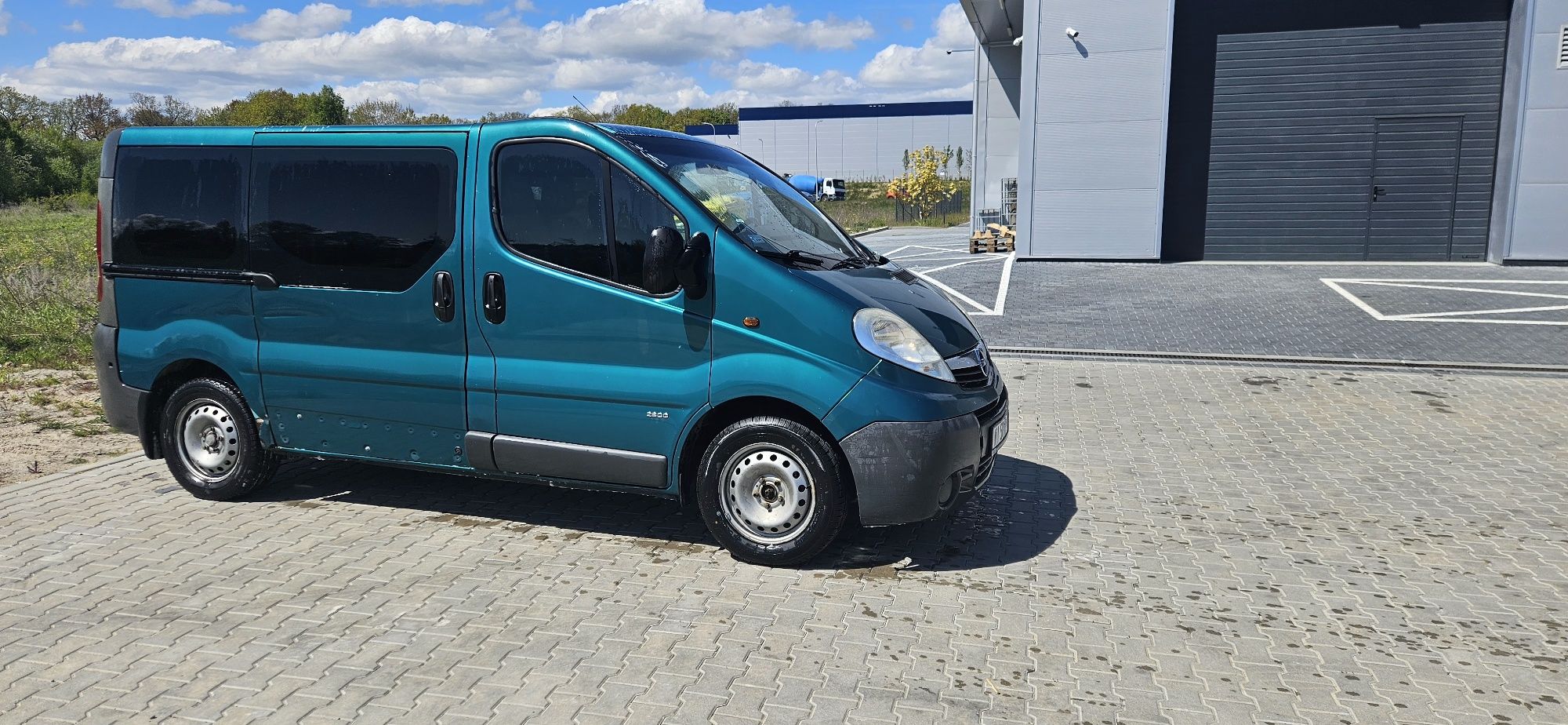 Opel Vivaro  9 osób dobry stan