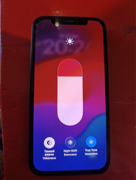 Продам айфон 12 64