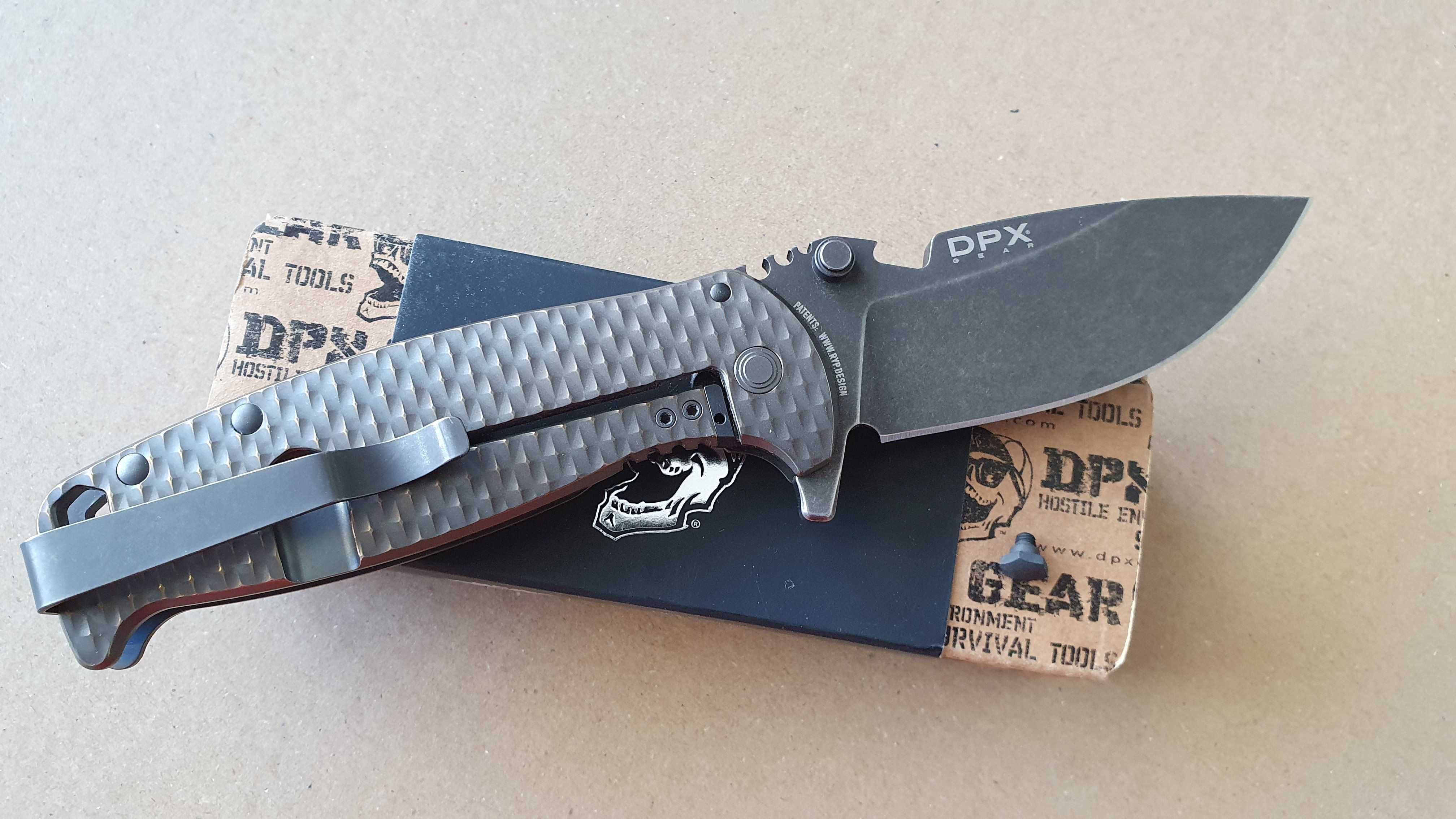 Nóż DPX HEST/F Leggaro Bronze DPHSF015 stal M390 - uszkodzony