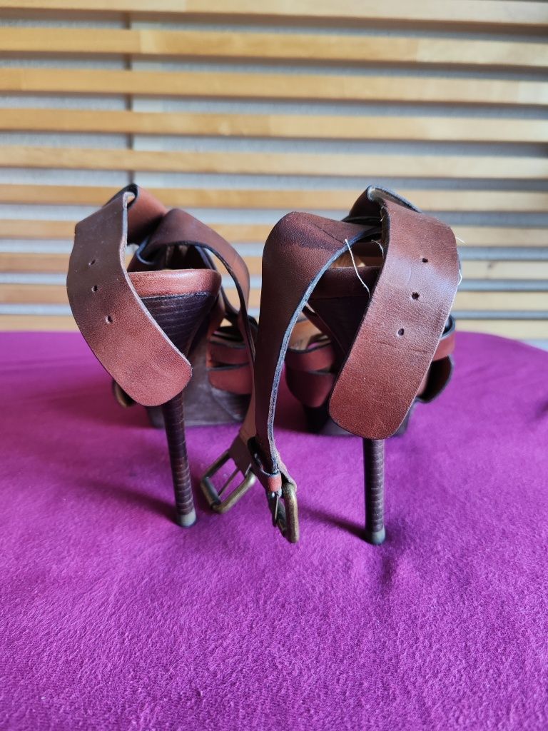 Sapato/ sapatilhas Zara Woman SIS 2011