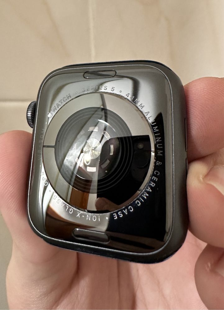 Apple watch 5 44mm Space Gray Aluminum