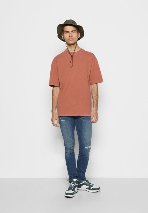 Jeansy z lekkimi przetarciami Jack&Jones 31/32