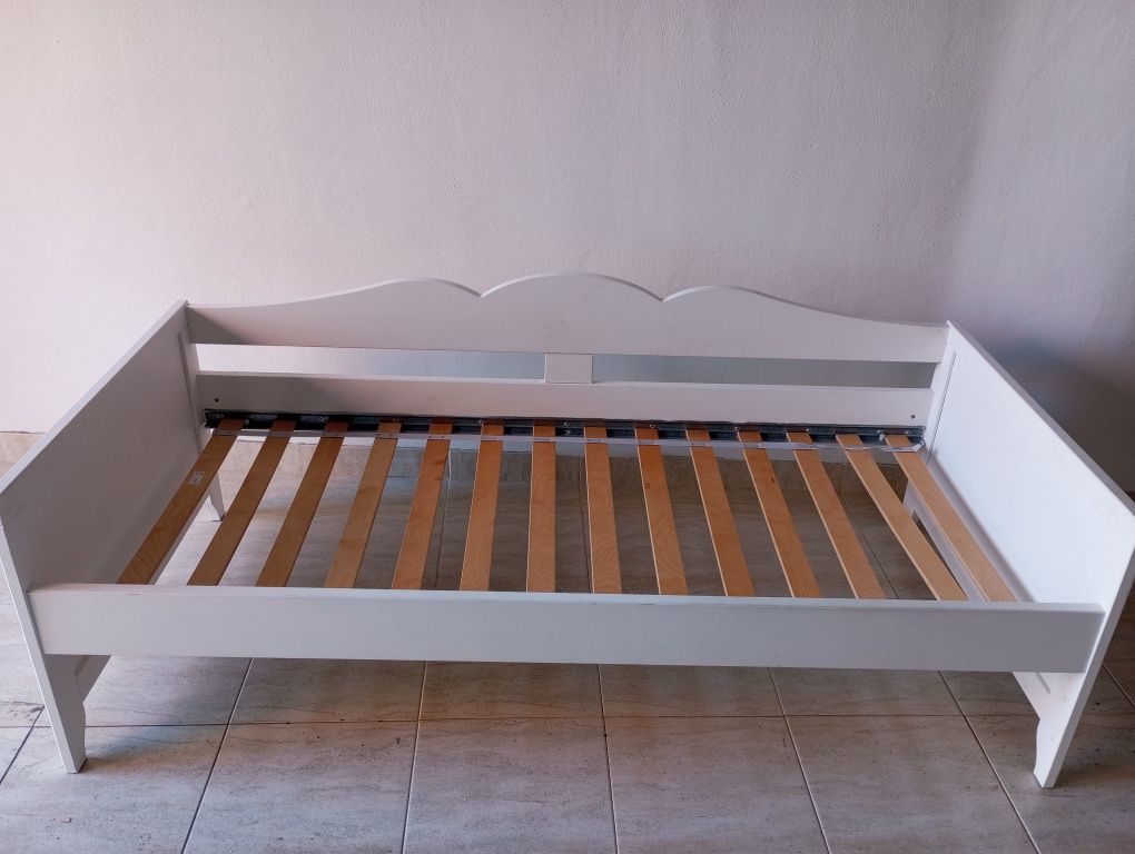 Cama de criança ikea