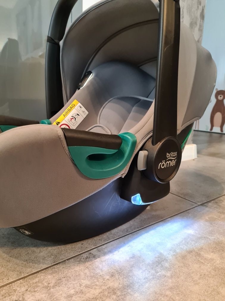 Fotelik samochodowy Britax Romer Baby Safe iSense i-Size