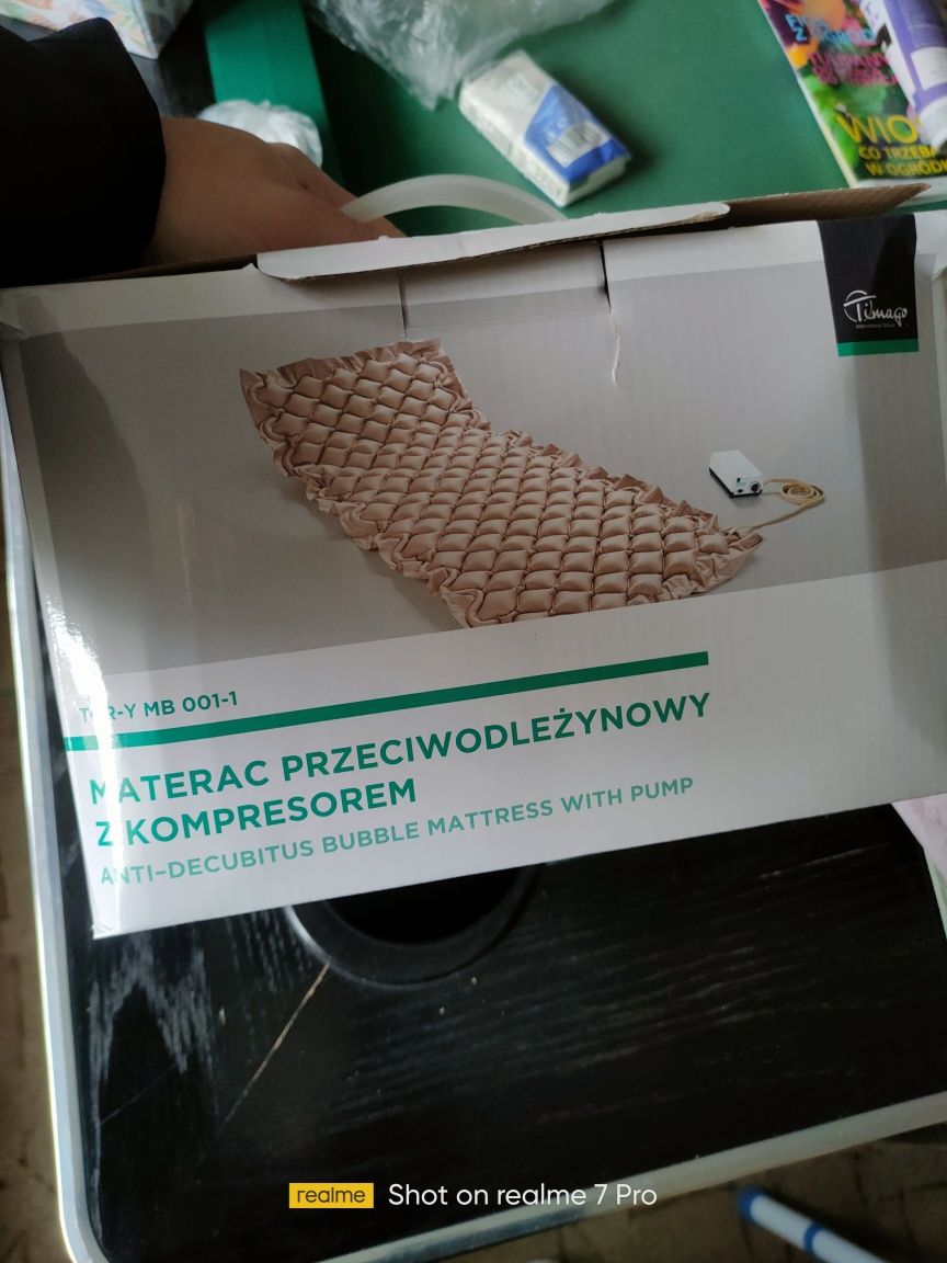 Materac odlezynowy z kompresorem