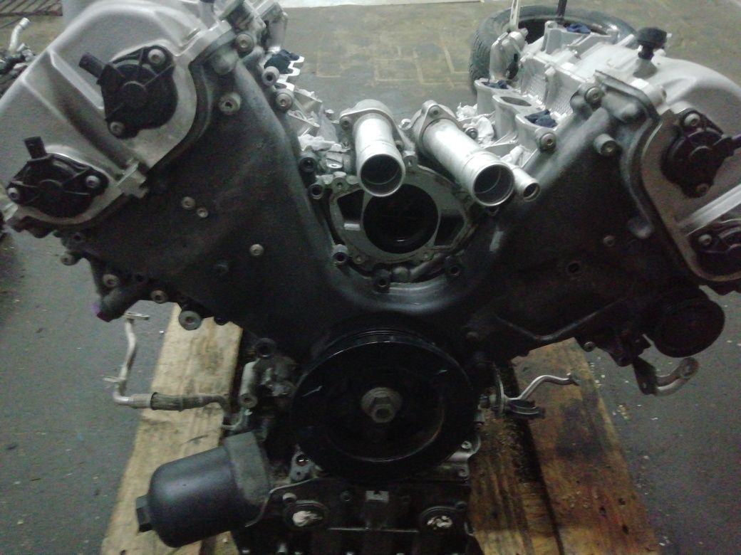 Двигатель мотор ДВС 3.0 Porsche 94610100160  кузов двери фары
