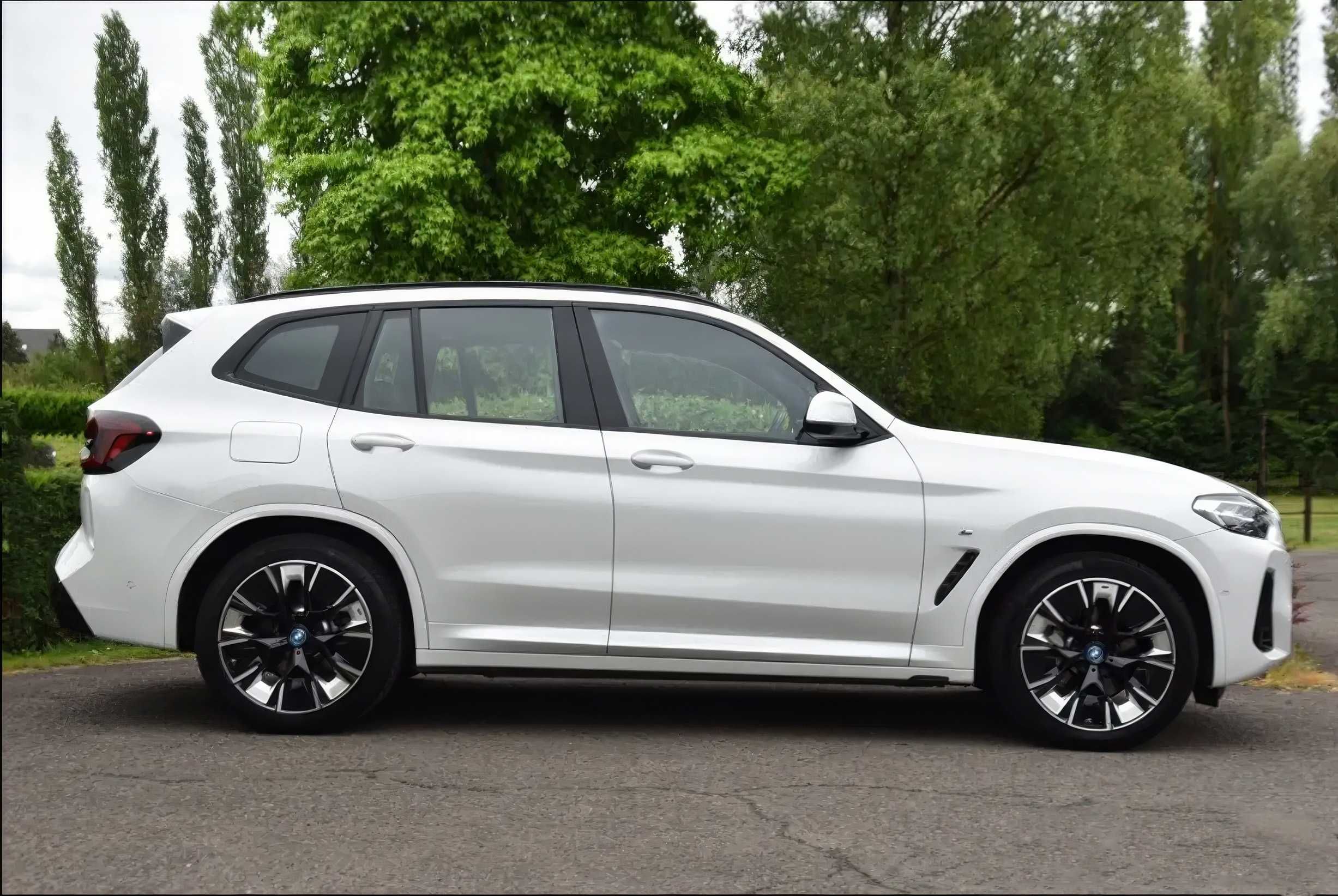 2024 BMW          iX3