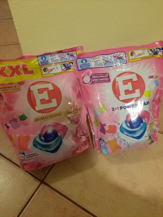 Zestaw 2 paczek kapsułek do prania 83 szt