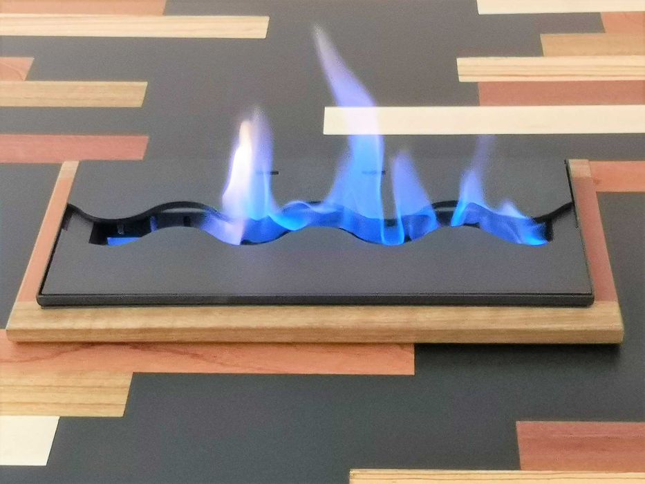 Stół z biokominkiem - lite drewno egzotyczne z żywicą