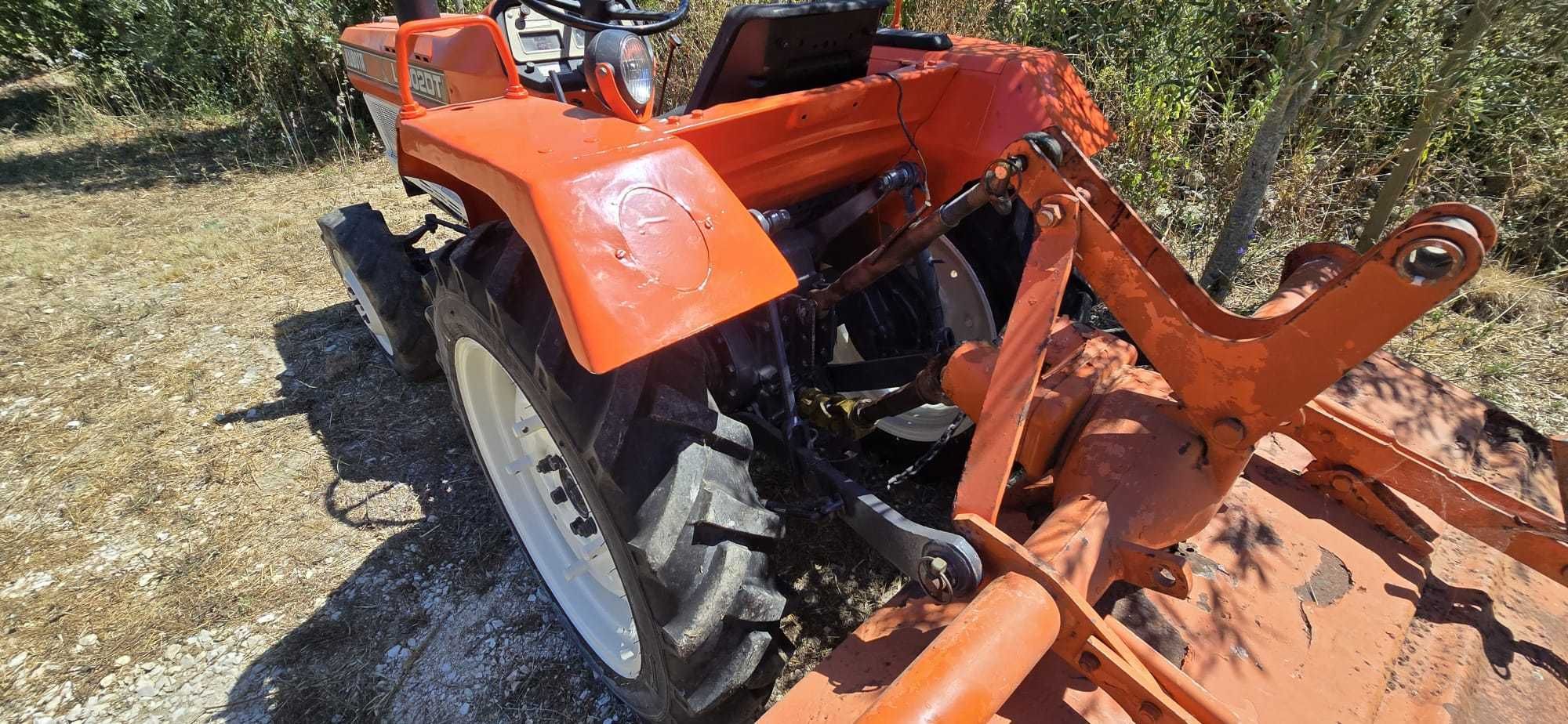 Trator Kubota 4x4 L2002DT