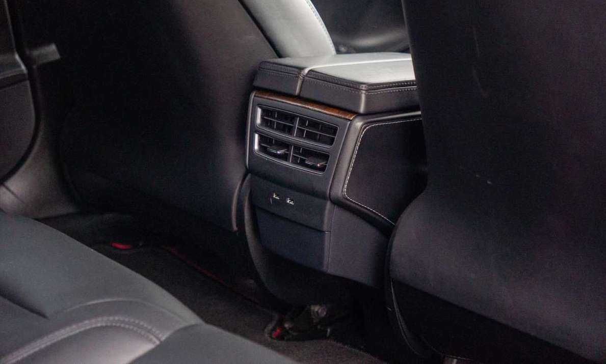 Tesla model s 2018 року
