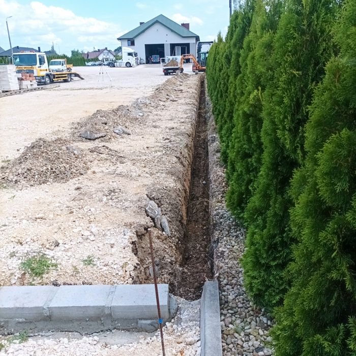 Uslugi koparkami i wywrotka/Prace  ziemne utwardzanie pod kostkę