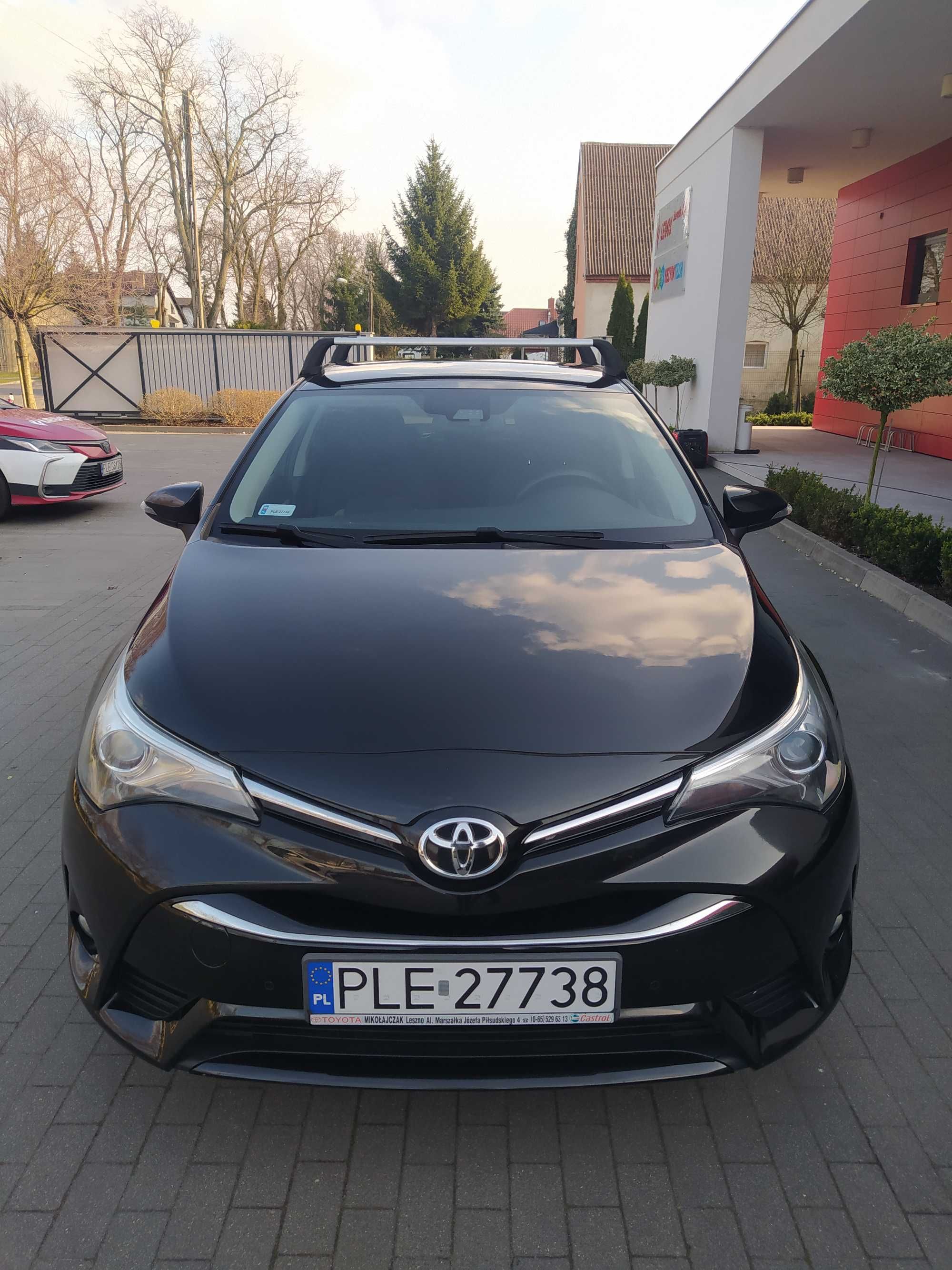 Toyota Avensis 2016 r. - niski przebieg (62 tys.) bogate wyposażenie