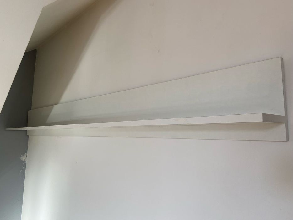 Szafka z półkami za szkłem i szafka pod telewizor