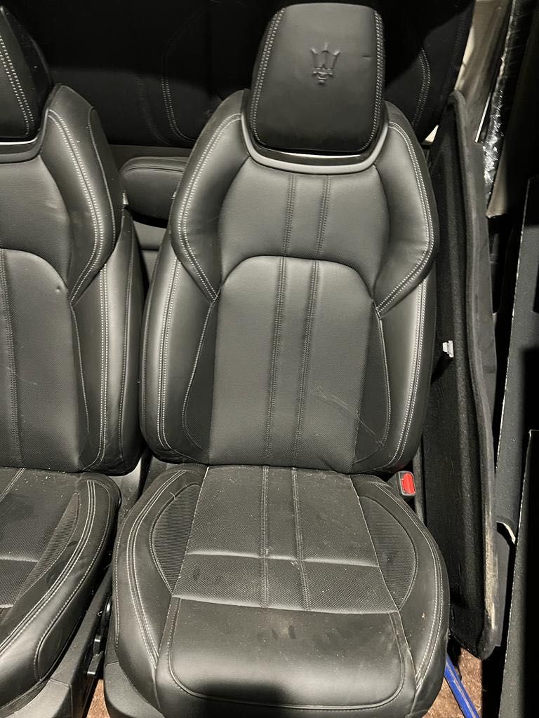 Maserati levante fotele tapicerka boczki
