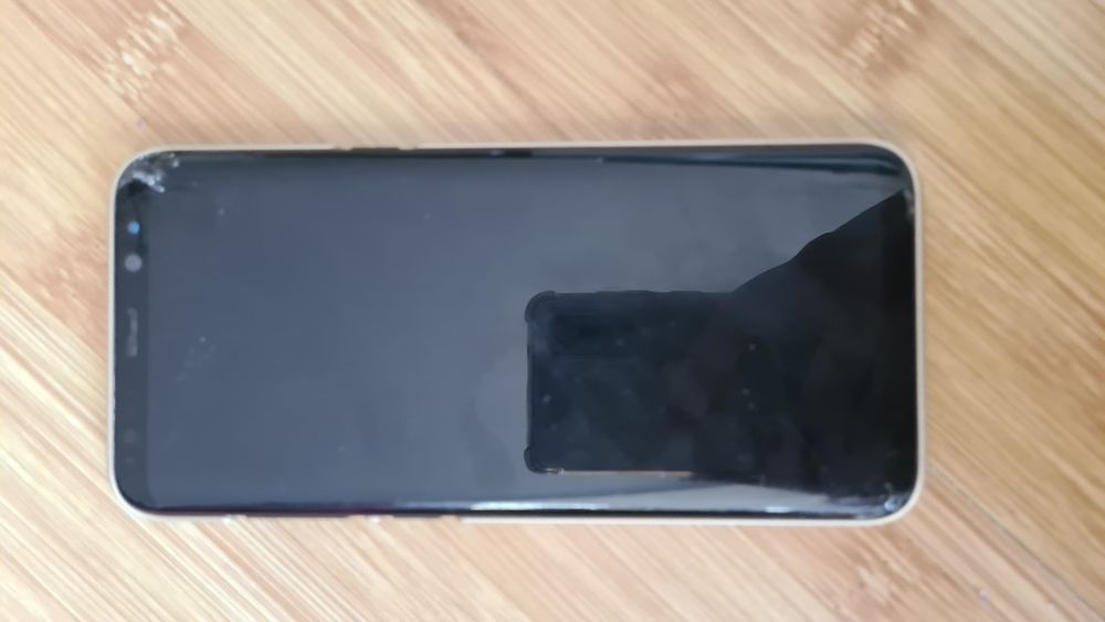 Смартфон Samsung S8 plus під ремонт або запчастини+новий чохол в подар