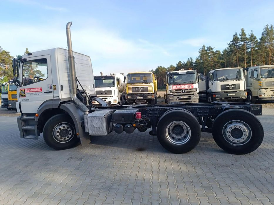 Mercedes-Benz Axor 2529 6x2 Manual rama 2013 rok os skretna krótki