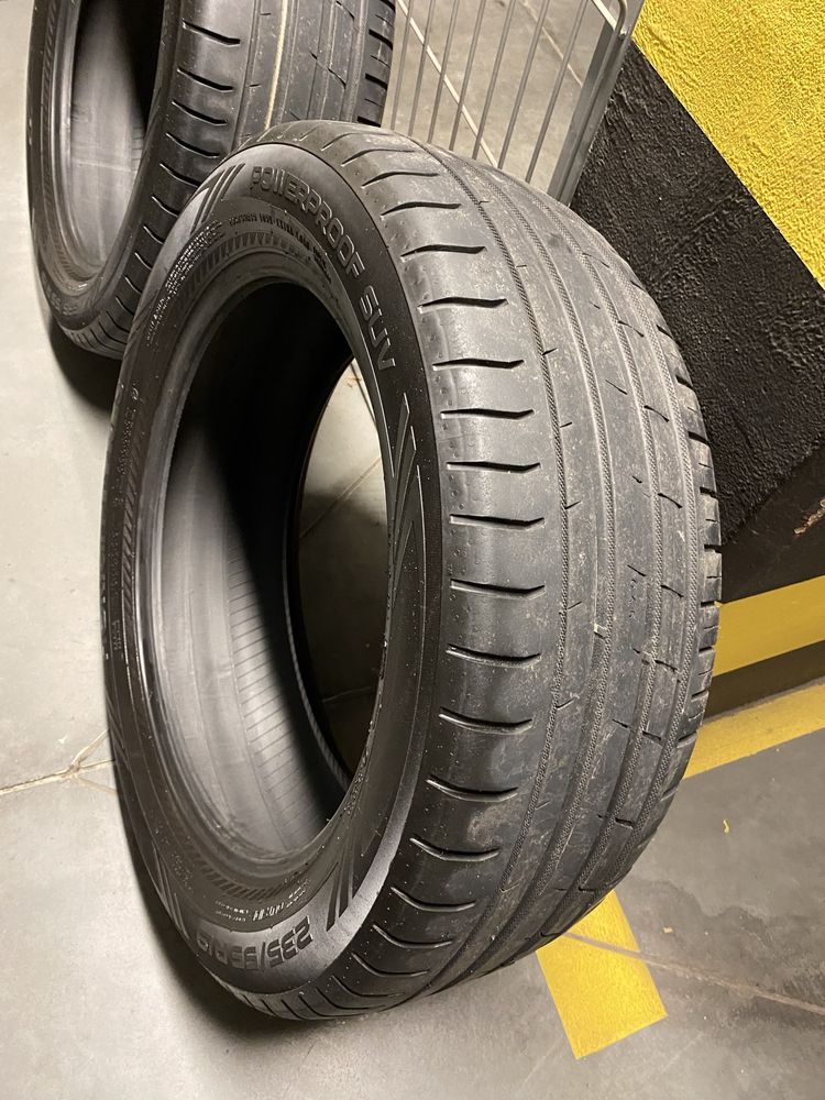 Opony letnie 235/55/19 Bridgeston i Nokian jak nowe dedykowane do SUV