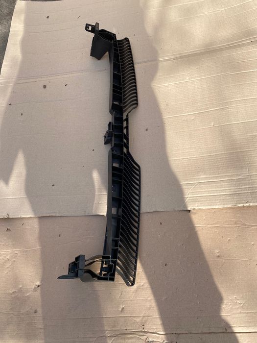 5NG807705 Volkswagen Tiguan 2017-2021 ,Кронштейн решітки рад , Європа