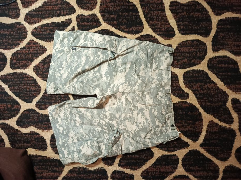 Shorty cargo camo