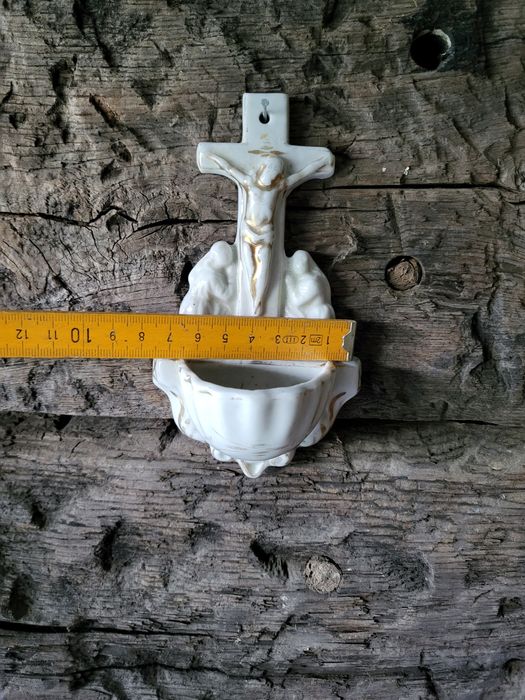 Kropielnica Golgota Krzyż dwie Marie