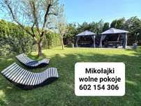 Mikołajki. Wolne pokoje z łazienkami.