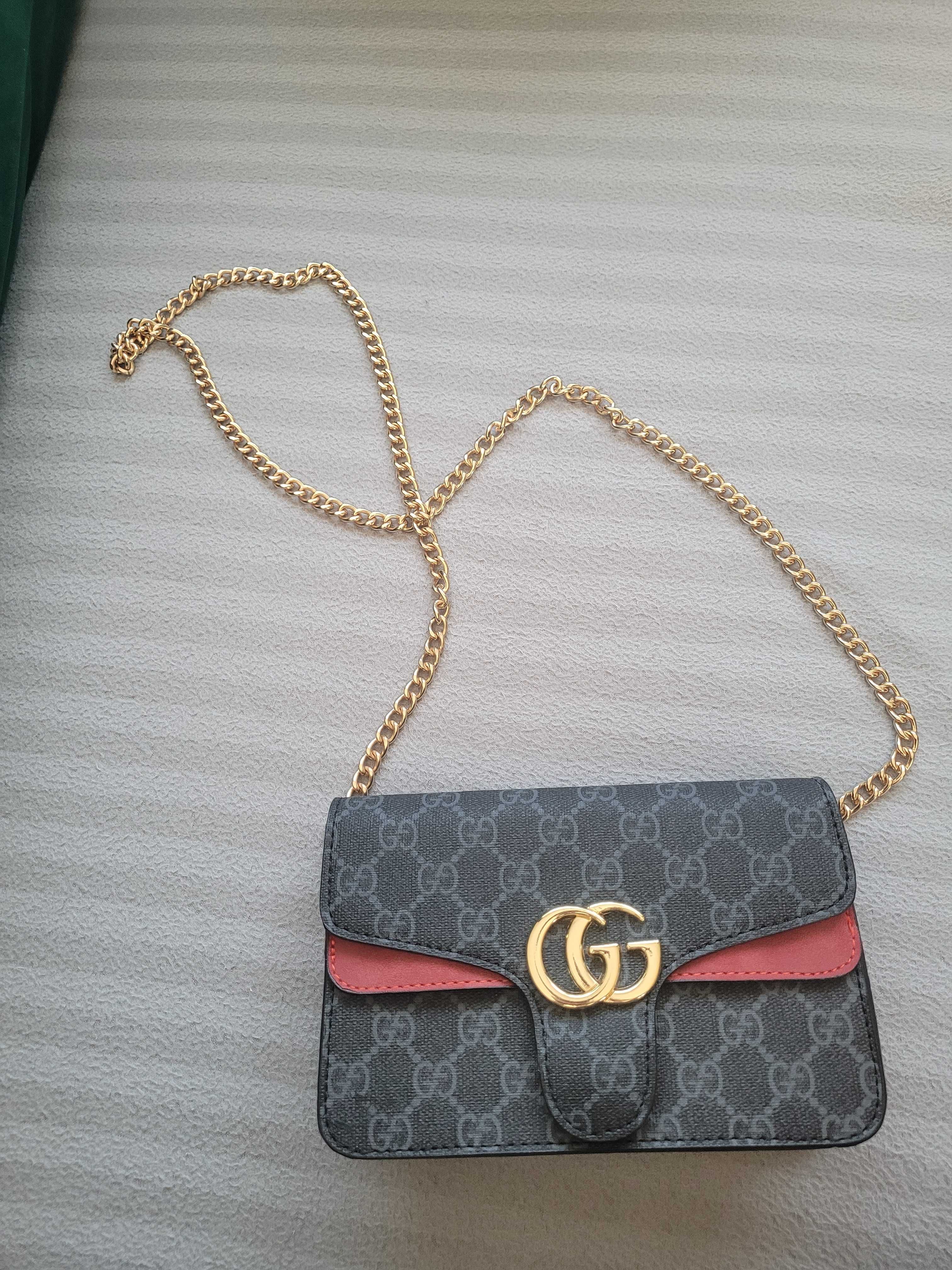 GG Torebka kopertowka Gucci