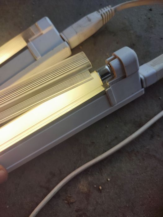 Oprawy świetlówki T4 komplet