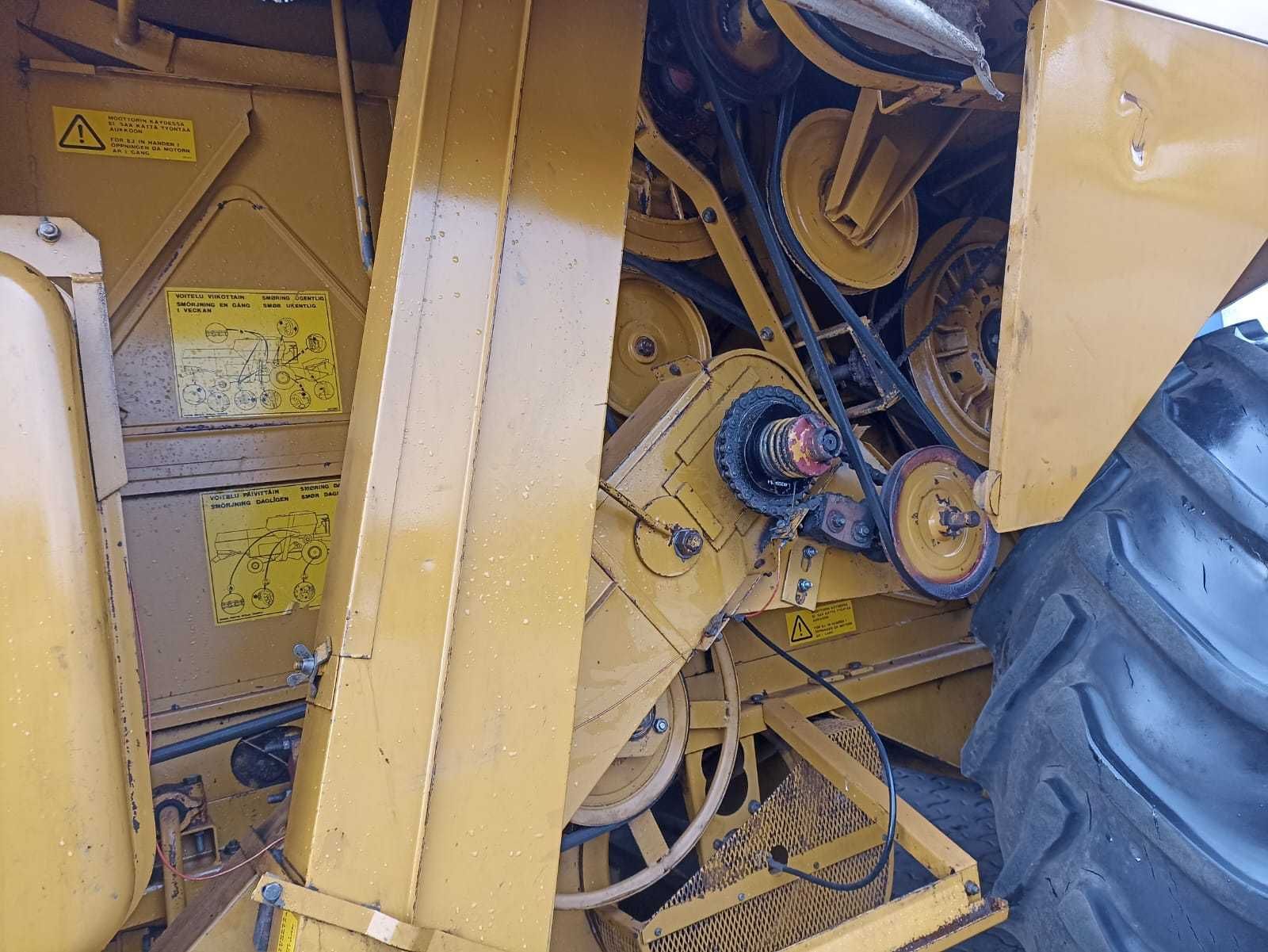 Kombajn zbożowy Sampo Rosenlew 600.Massey 20