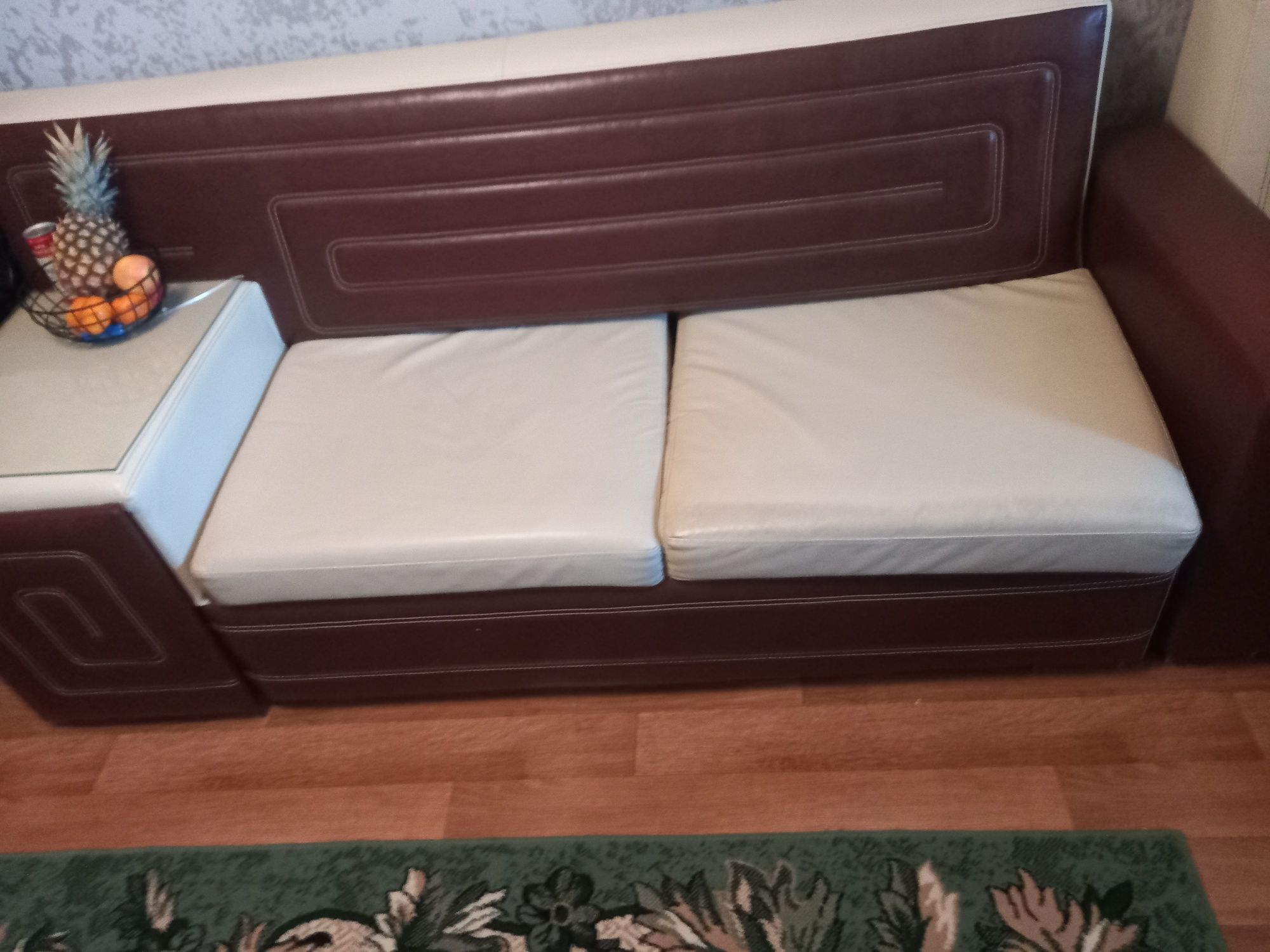 Диван с креслом кожаный
