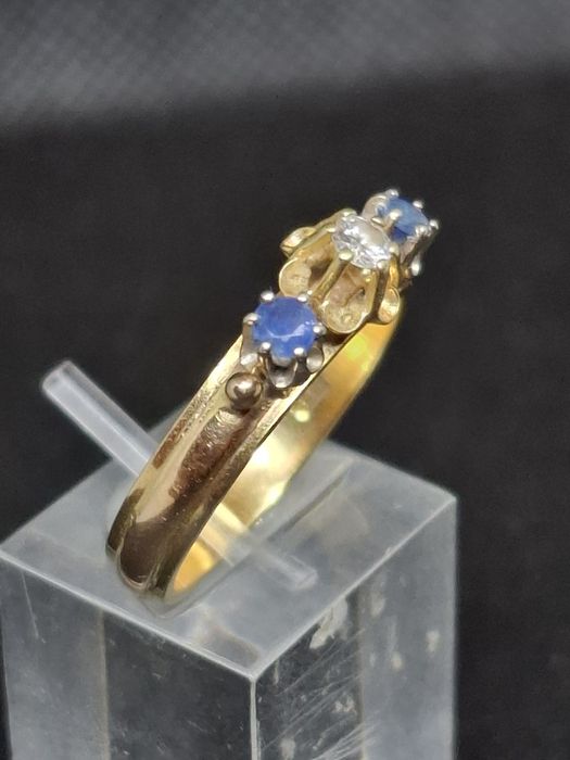 Piękny Złoty  Pierścionek z Brylantem i Szafirami  Pr 585 14K  5.71gr